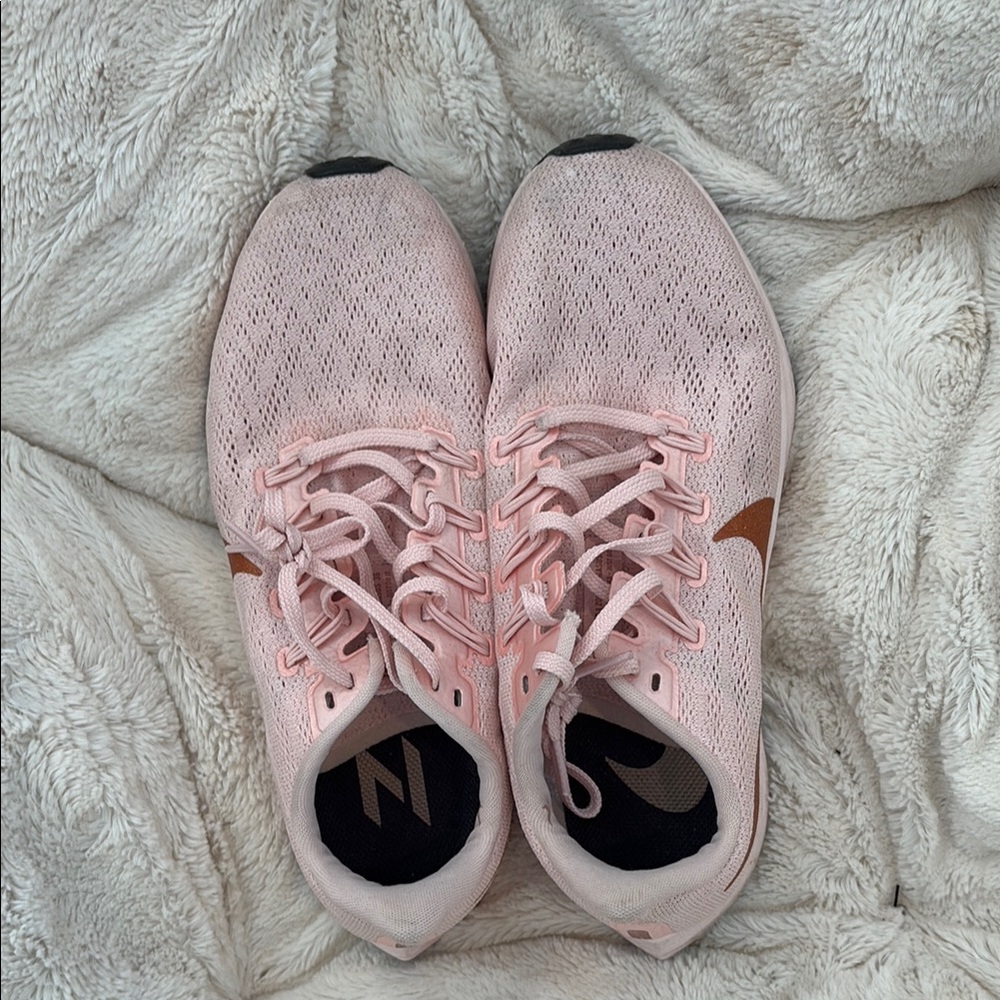 Nike Pink Lightweight Sneakers with Mesh Upper